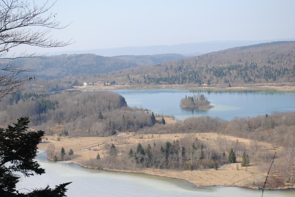 Auberge Du Herisson La Chaux-du-Dombief Luaran gambar